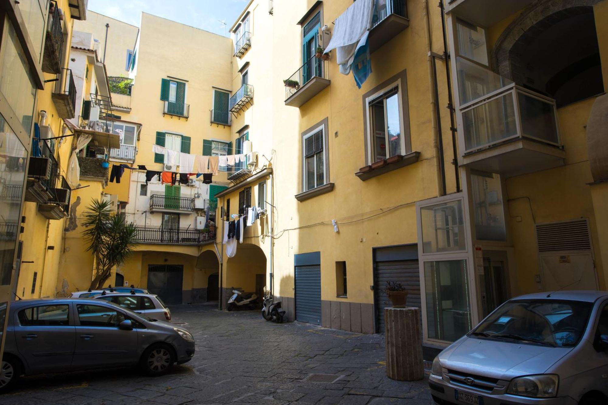 Palazzo 15 Napoli Bed & Breakfast Exterior photo