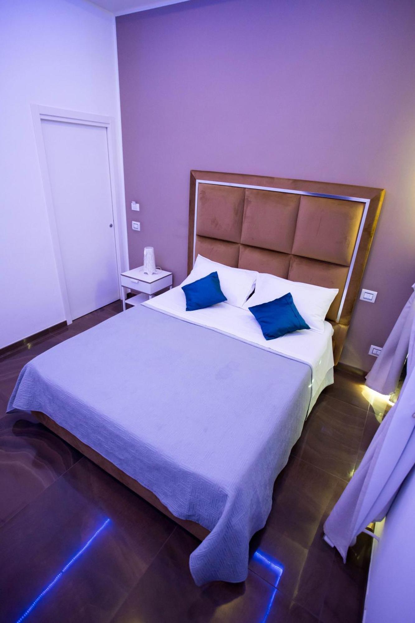 Palazzo 15 Napoli Bed & Breakfast Exterior photo